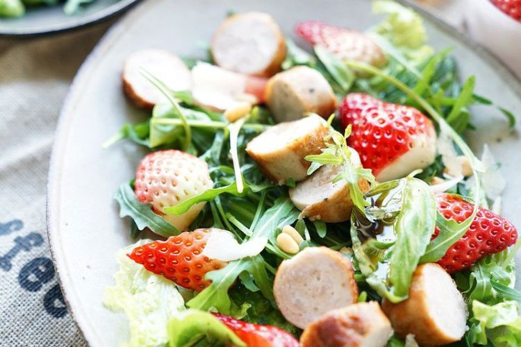 轻食主义者们的最爱——图林根香肠草莓沙拉