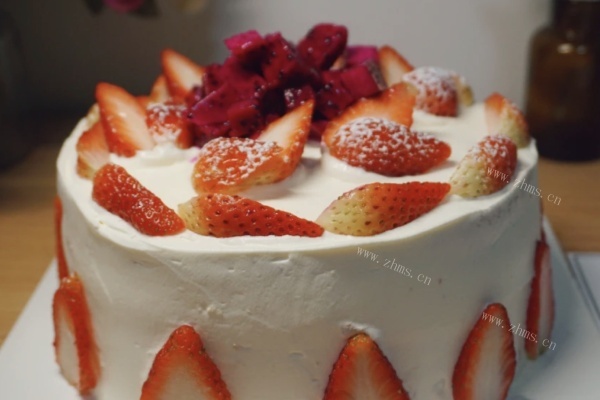 8寸奶油蛋糕——奶油和草莓简直是绝配第十一步