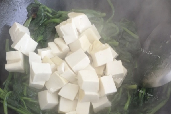 菠菜炒豆腐——一款清新解腻的开胃菜第六步