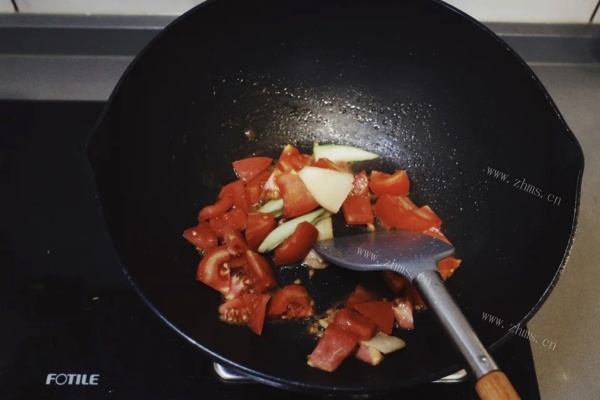 番茄金针菇豆腐魔芋汤，低卡高蛋白，吃再多也不长肉第三步