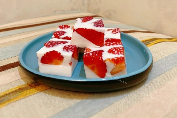 牛奶椰汁冻草莓——带给你整个夏日的甜蜜第十步