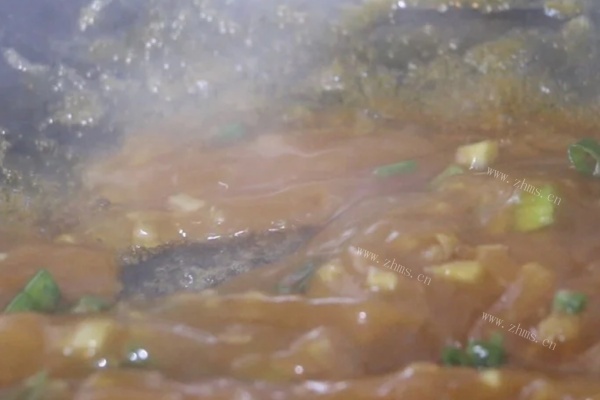 荷香川味粉蒸鮰鱼，鱼肉中透出淡淡的荷香，清爽又美味第十步