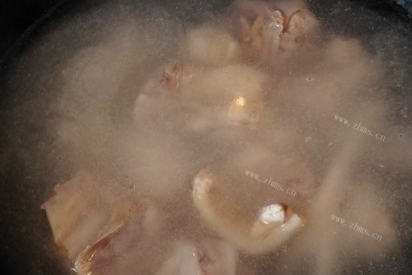 砂锅清炖鸡，香气凌人，美味不可挡第四步