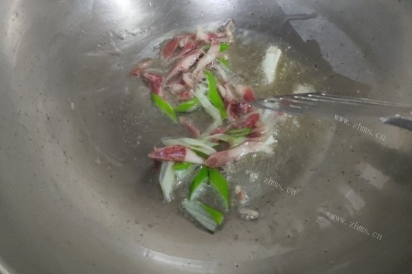 芹菜和土豆的家常做法——芹菜烧土豆第二步