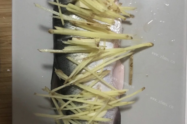 豆豉油蒸古蔺白水鱼咸香可口第二步
