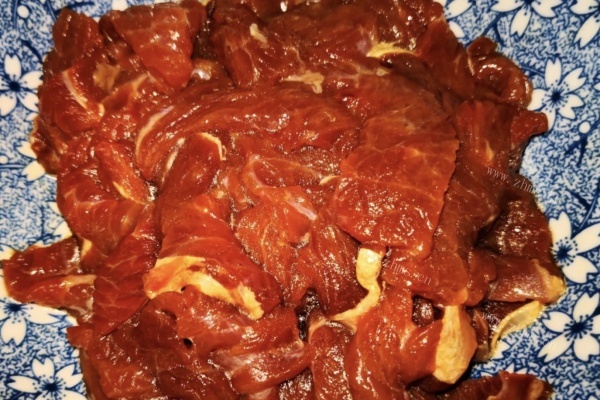 茶树菇牛柳——一道美味可口的家常菜第二步