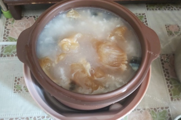 皮蛋鱼片汤，风味独特，咸香味美第八步