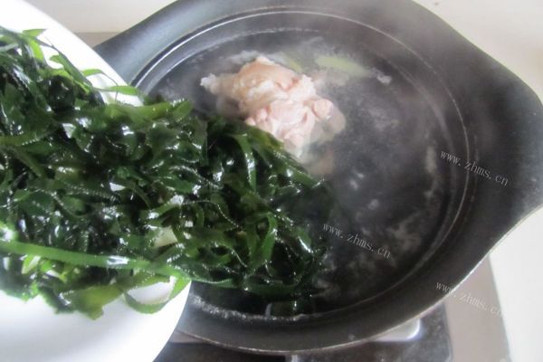 海带冻豆腐汤，清清淡淡暖暖胃第五步