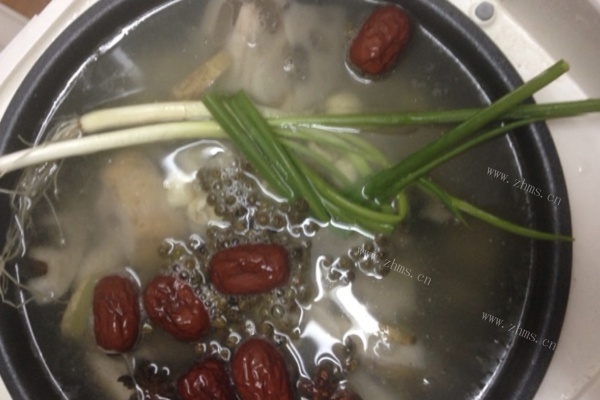 莲藕红枣莲子排骨汤，在寒冷的冬天，给你带来别样的温暖第十二步