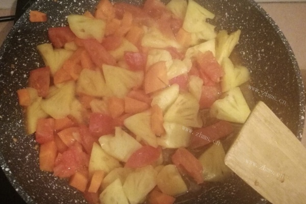 微波炉蒸饭之香香甜甜的芝士焗菠萝饭第三步