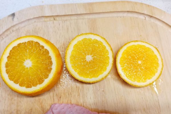 橙汁脆皮鸭，橙子鲜甜，鸭肉外酥里嫩第五步