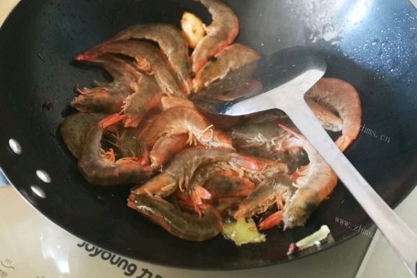 轻松易学油焖大虾，让你轻松做出大菜第五步