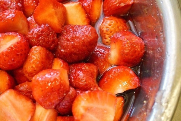 草莓果酱，早餐必备第七步