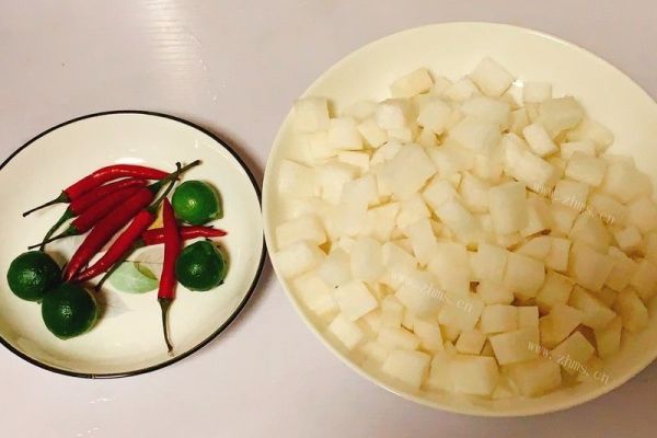 网红泡菜新吃法——雪碧泡萝卜第一步