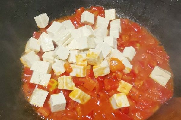 西红柿炖豆腐，每一口绵软多汁第六步