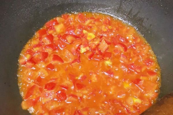 西红柿炖豆腐，每一口绵软多汁第五步