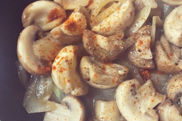 德国经典小吃——素炒蘑菇第八步